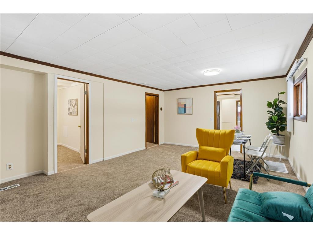 1592 Greenbrier Street Saint Paul MN 55106 7027084 image2