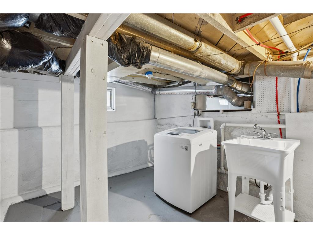 1592 Greenbrier Street Saint Paul MN 55106 7027084 image9