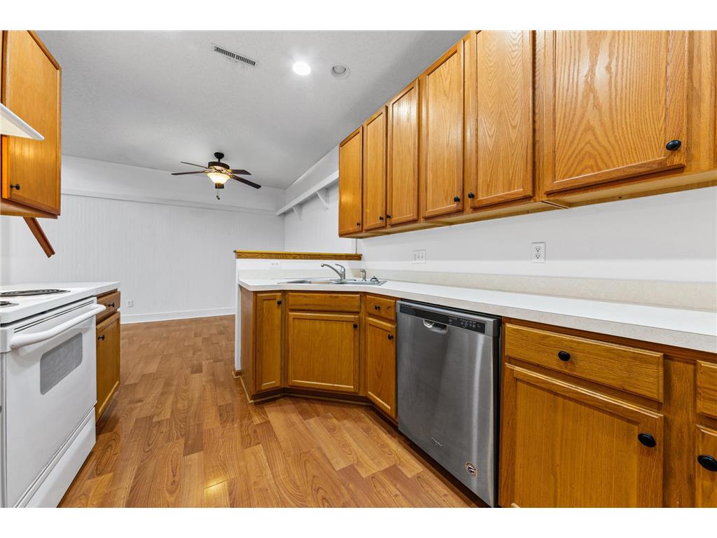 1592 Liberty Street Shakopee MN 55379 7051290 image14
