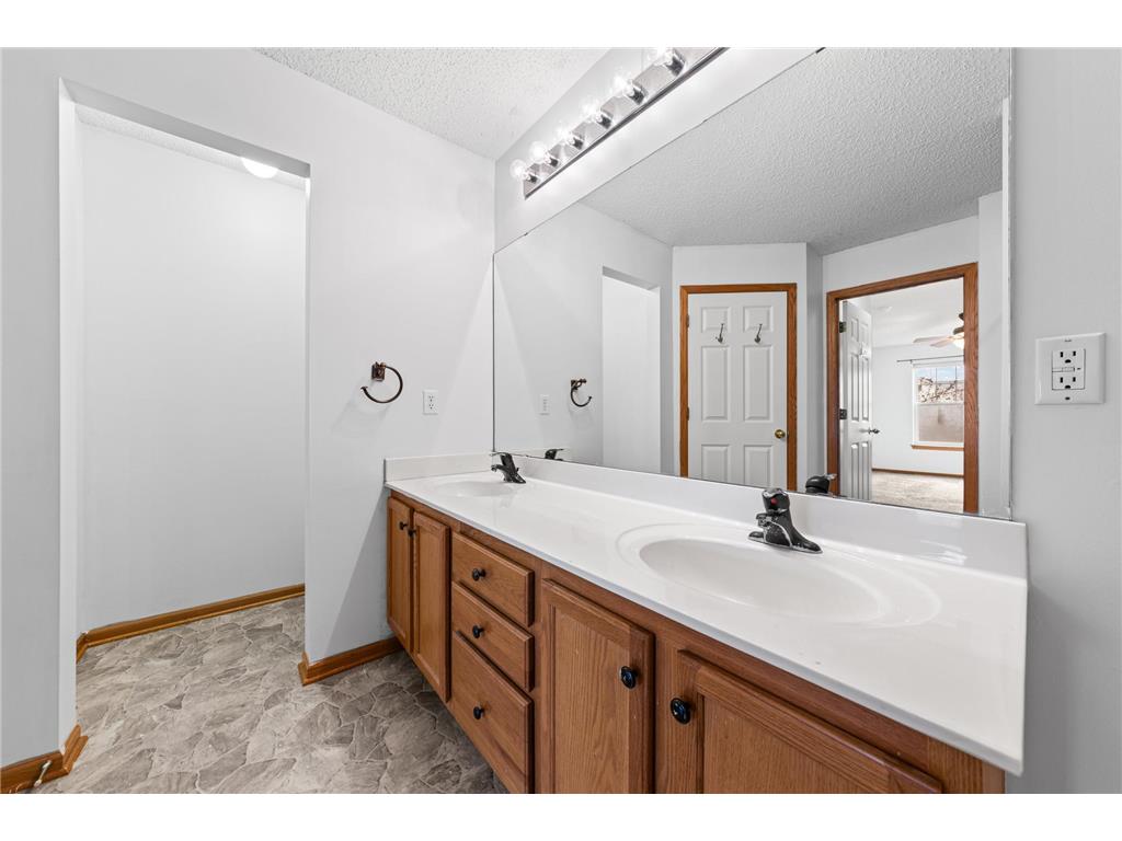 1592 Liberty Street Shakopee MN 55379 7051290 image30