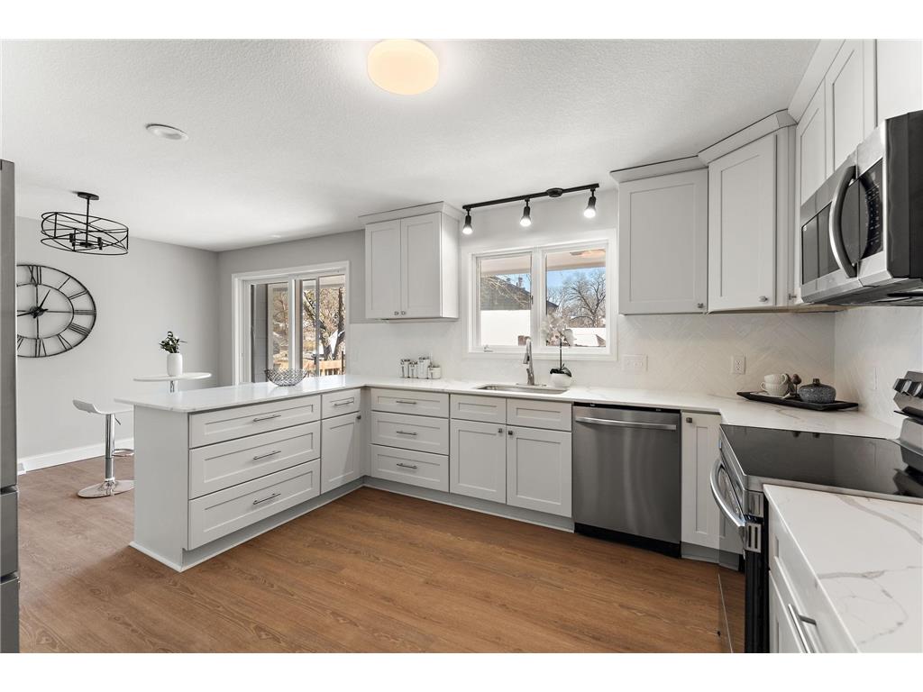 1592 Sherwood Court Eagan MN 55122 6814062 image12