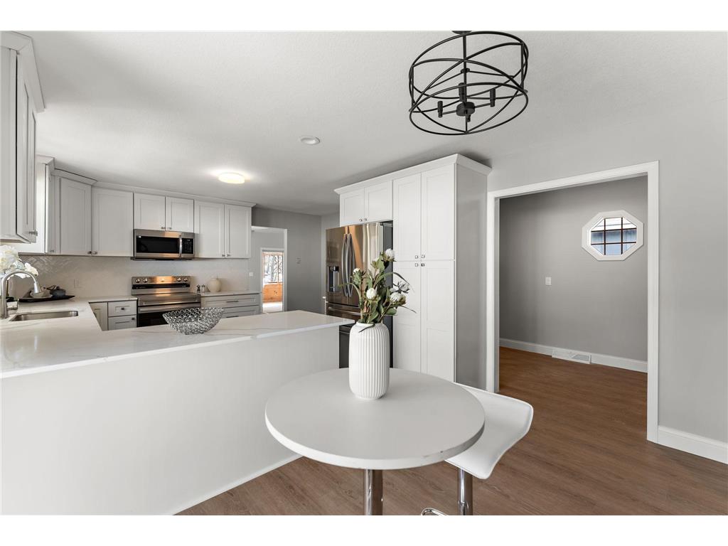 1592 Sherwood Court Eagan MN 55122 6814062 image16