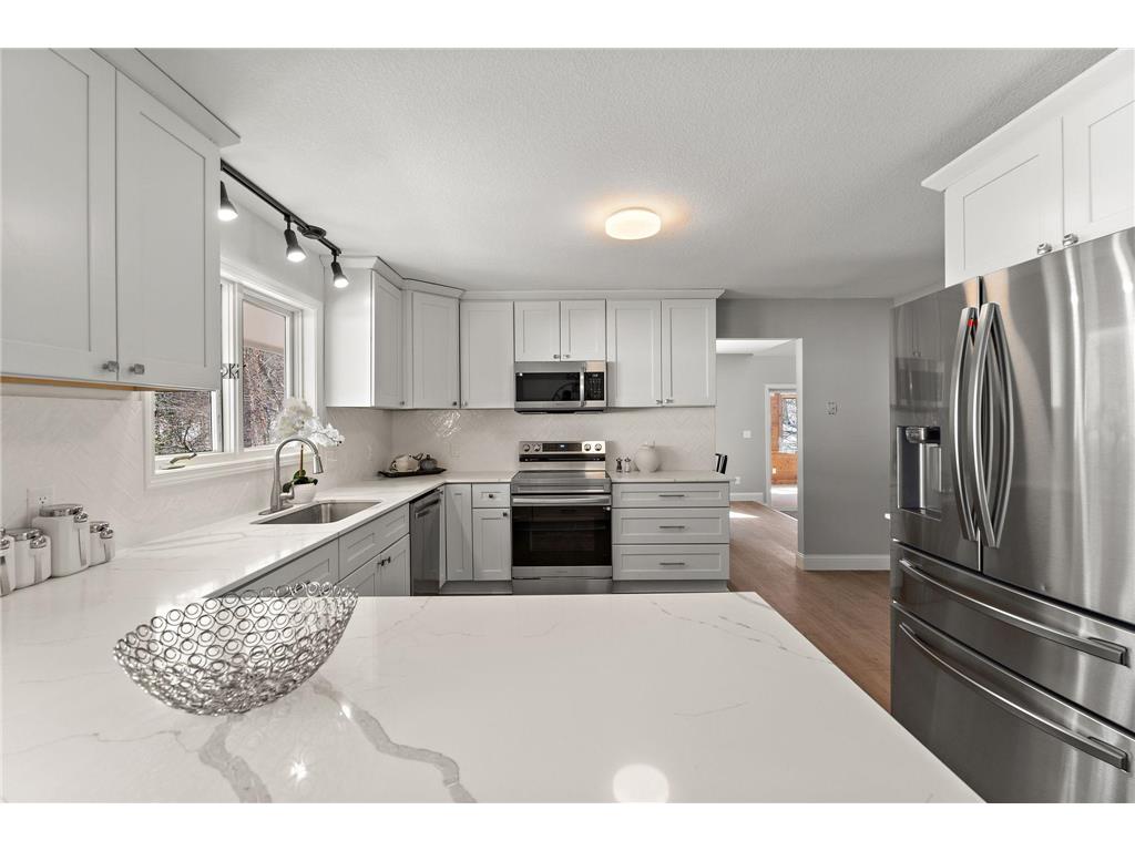 1592 Sherwood Court Eagan MN 55122 6814062 image17