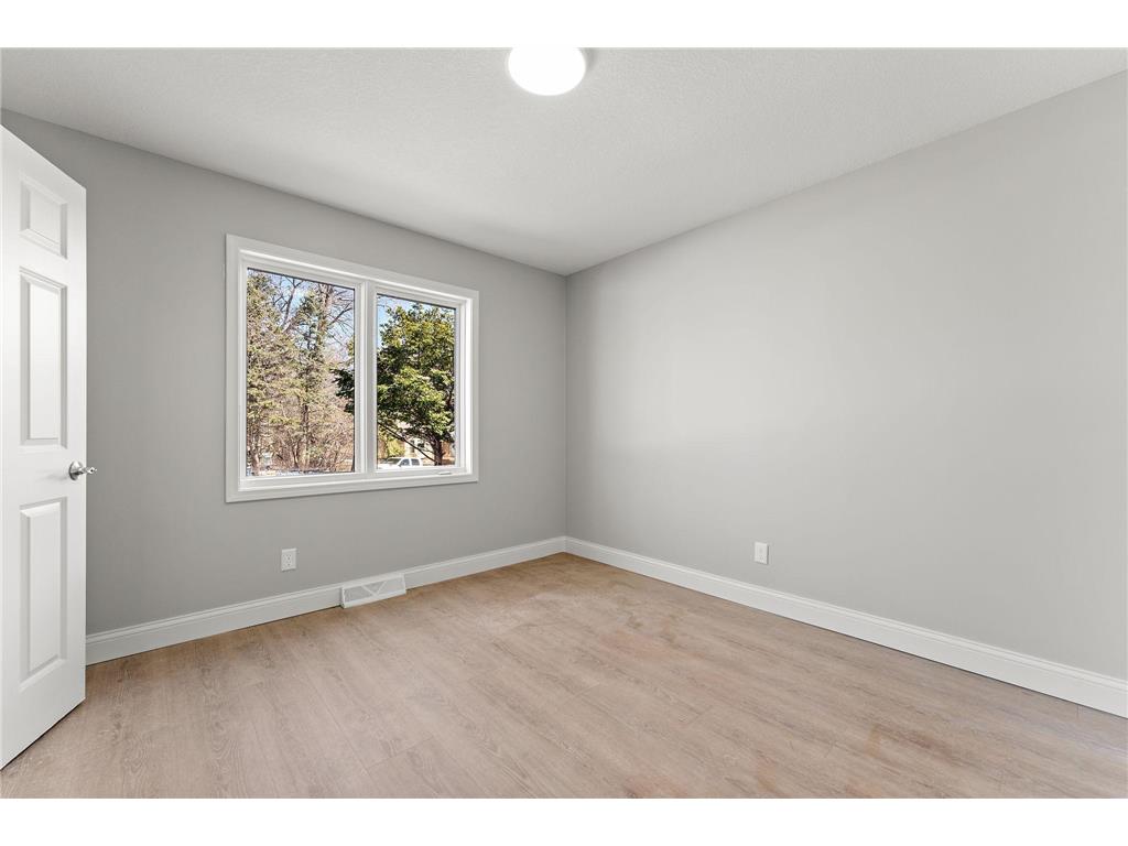 1592 Sherwood Court Eagan MN 55122 6814062 image25