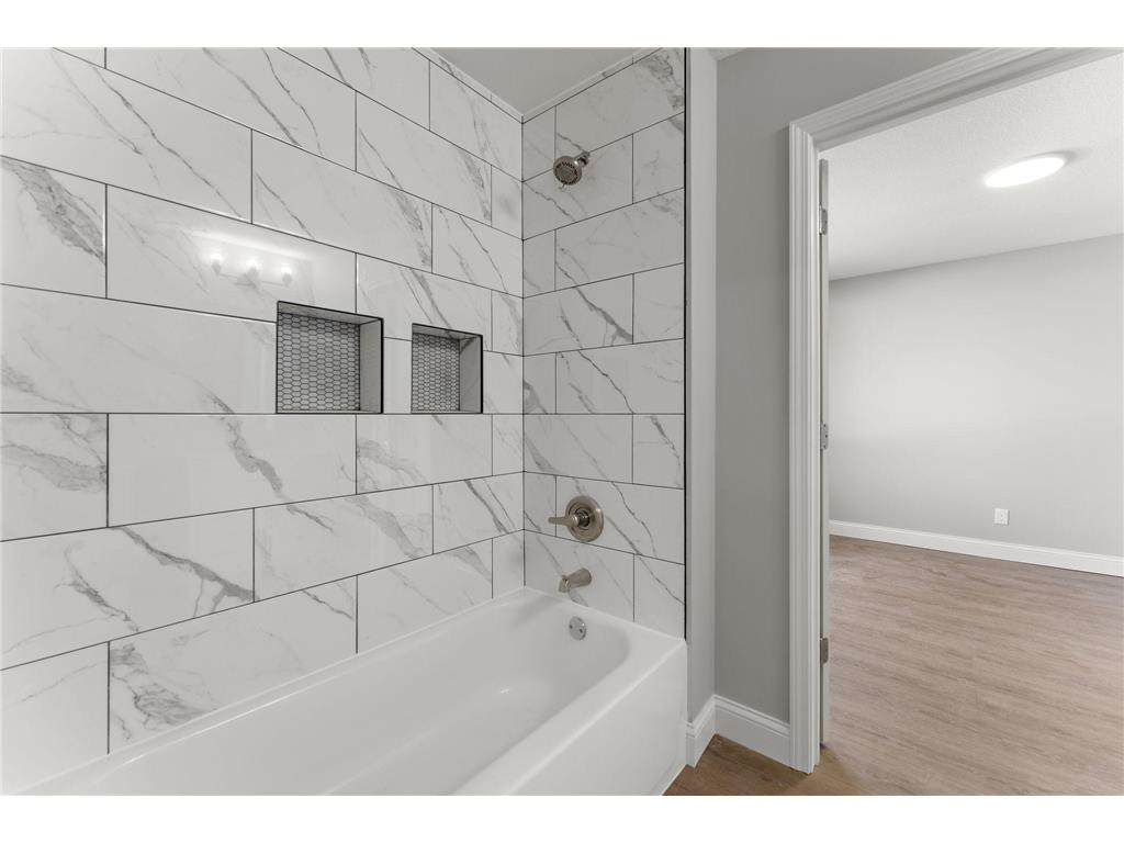 1592 Sherwood Court Eagan MN 55122 6814062 image28