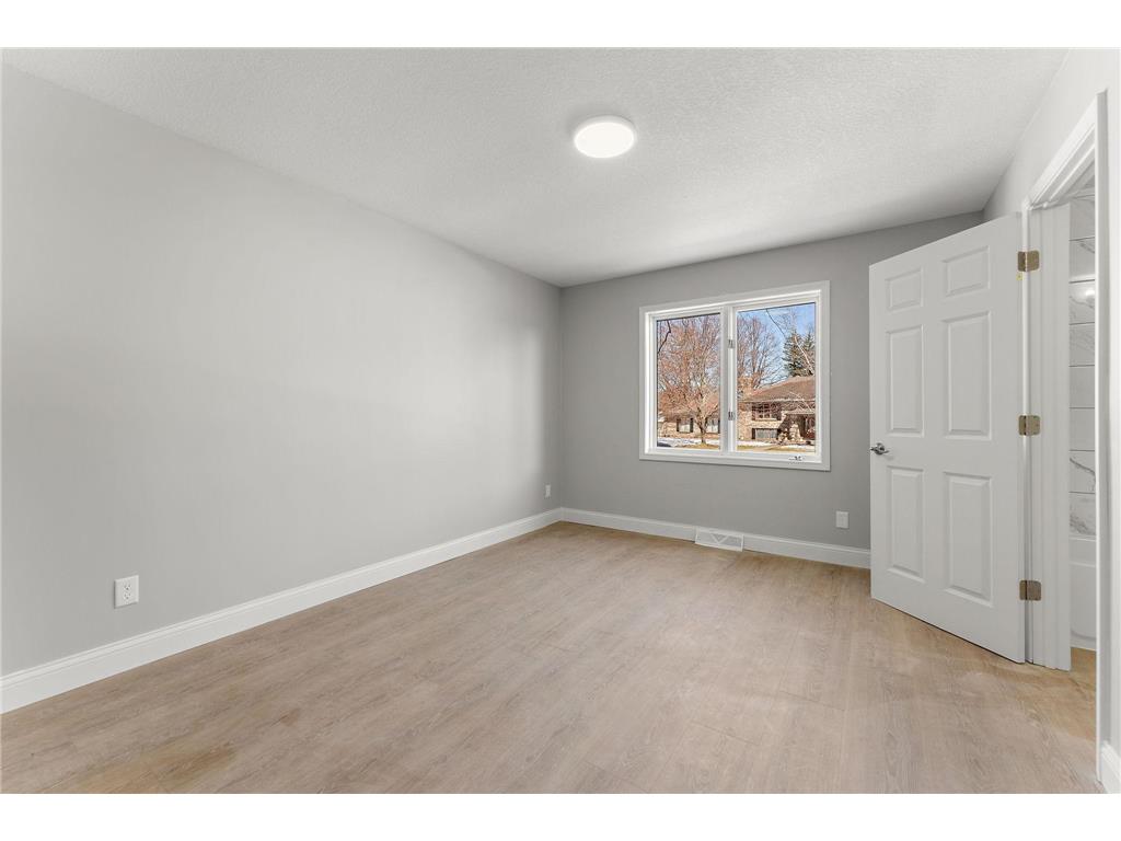 1592 Sherwood Court Eagan MN 55122 6814062 image29