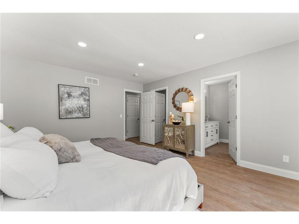 1592 Sherwood Court Eagan MN 55122 6814062 image32