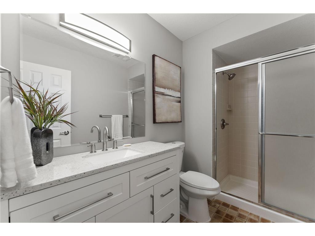 1592 Sherwood Court Eagan MN 55122 6814062 image39