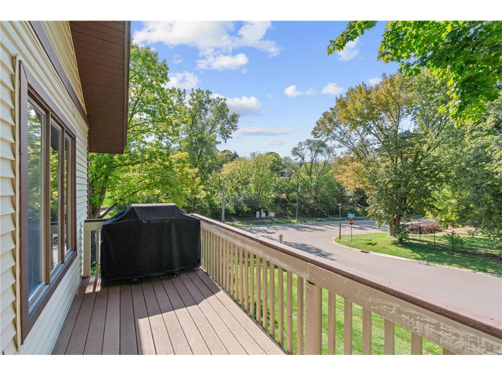 1595 Four Oaks Road Eagan MN 55121 6792739 image14