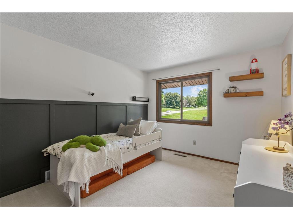 1595 Four Oaks Road Eagan MN 55121 6792739 image21