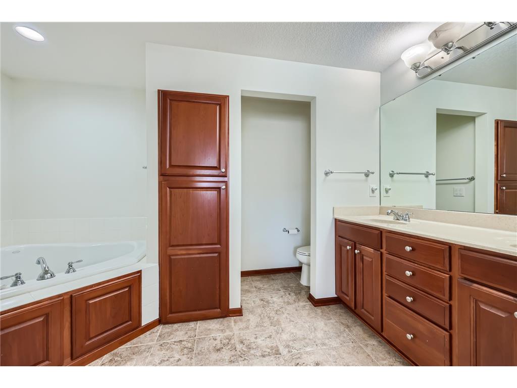 1595 Fox Hunt Way Victoria MN 55386 7005033 image16