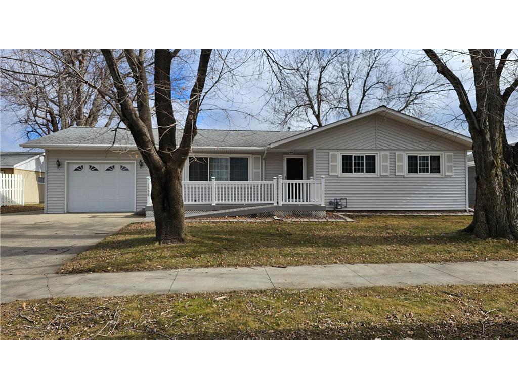 1598 Burlington Avenue Worthington MN 56187 6487815 image1
