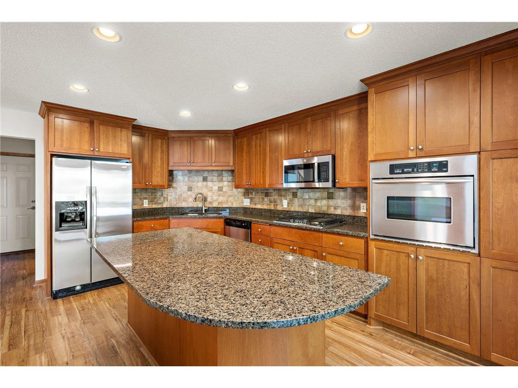 1598 Summit Shores Circle Burnsville MN 55306 7020727 image4