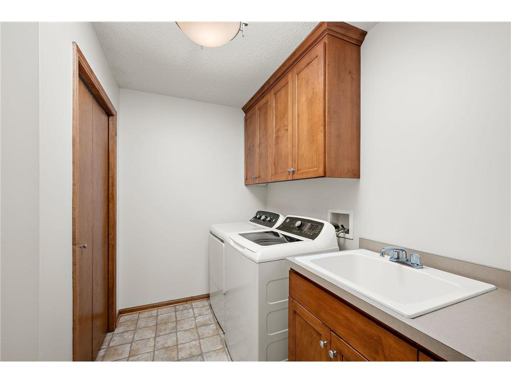 1598 Summit Shores Circle Burnsville MN 55306 7020727 image6