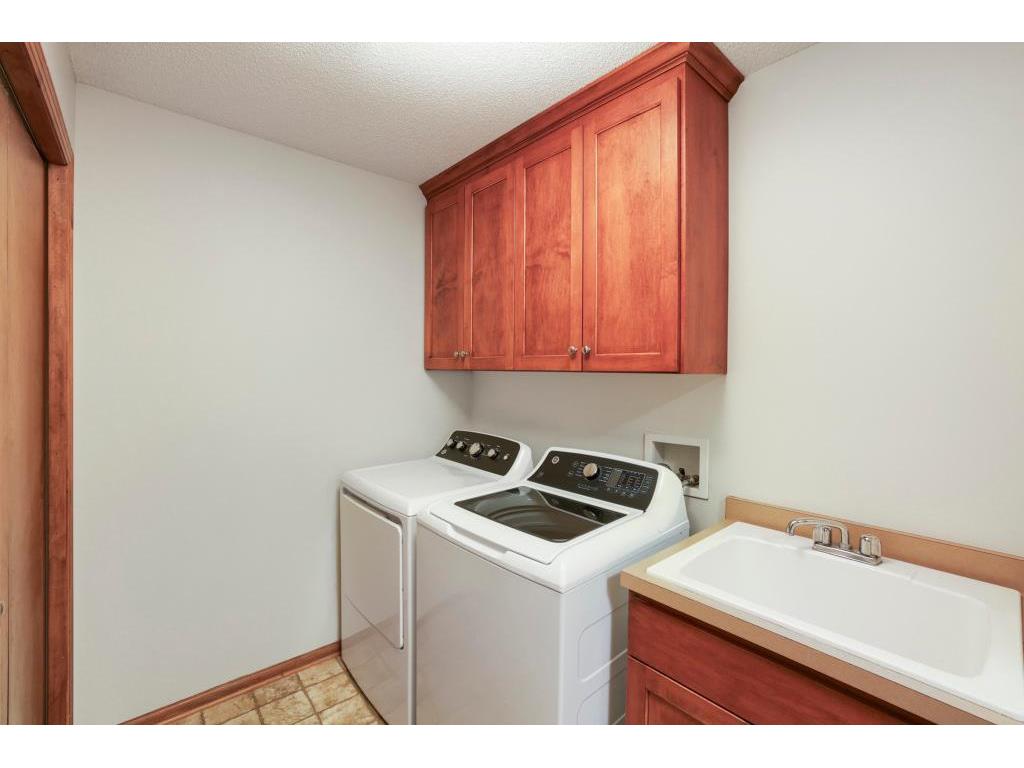 1598 Summit Shores Circle Burnsville MN 55306 7069983 image17