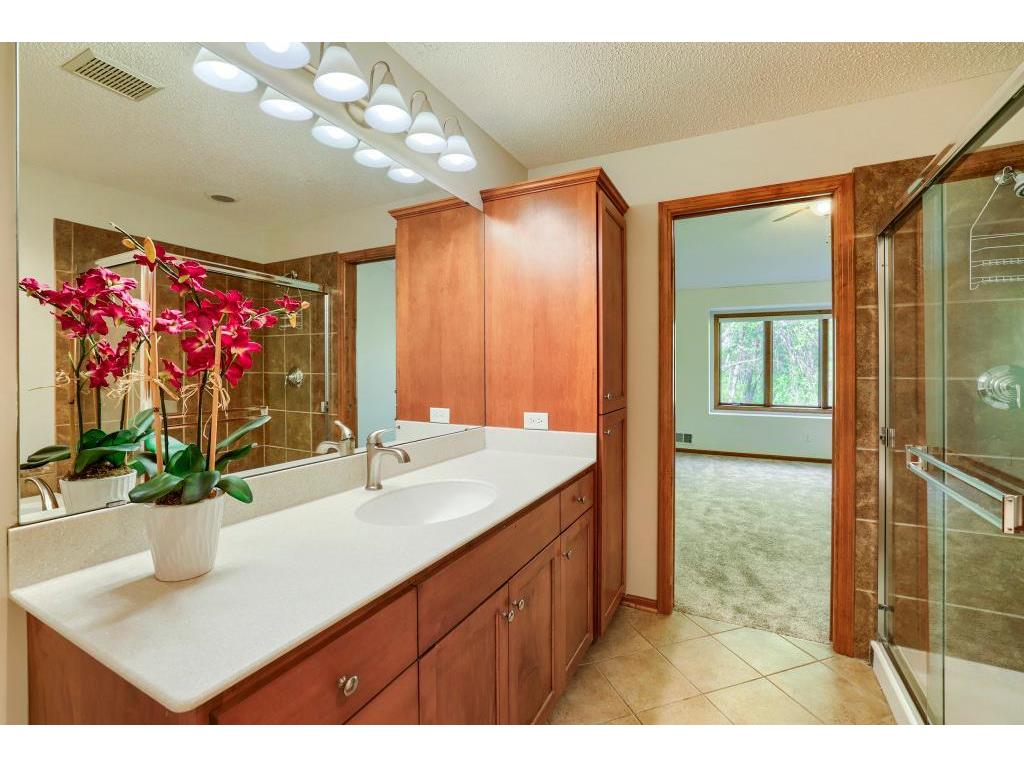 1598 Summit Shores Circle Burnsville MN 55306 7069983 image20