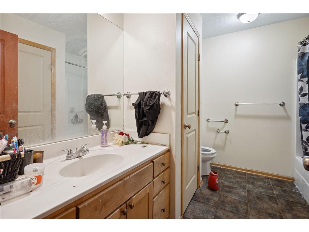 1599 Rice Street Saint Paul MN 55117 6728027 image57