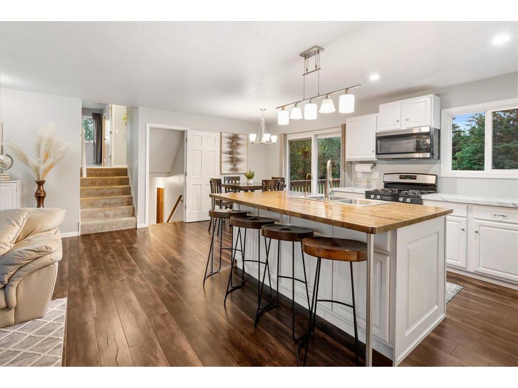 15990 Heath Court Apple Valley MN 55124 6591911 image1