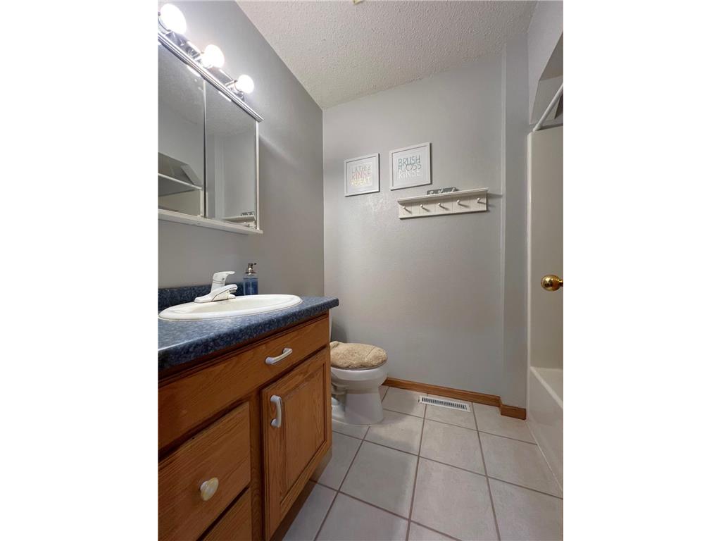 15993 154th Street NE New London MN 56273 - Calhoun 7022542 image16