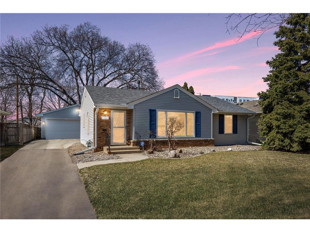 16 Ashley Road Hopkins MN 55343 6501560 image1