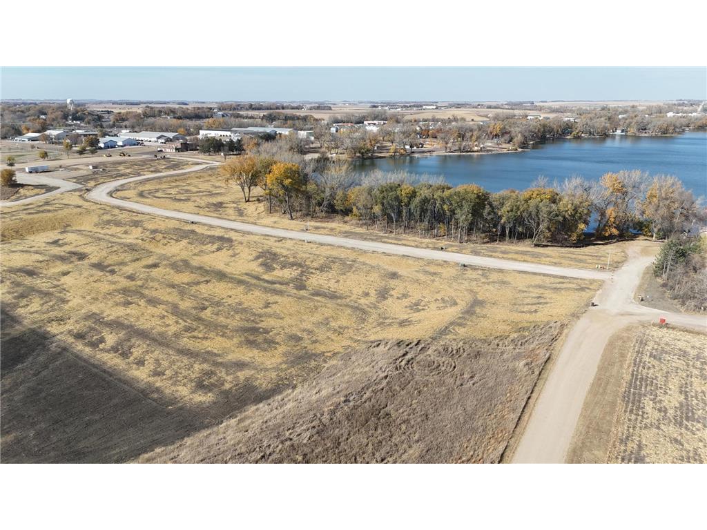 16 Cottonwood Lake Boulevard Windom MN 56101 - Cottonwood 6617714 image6