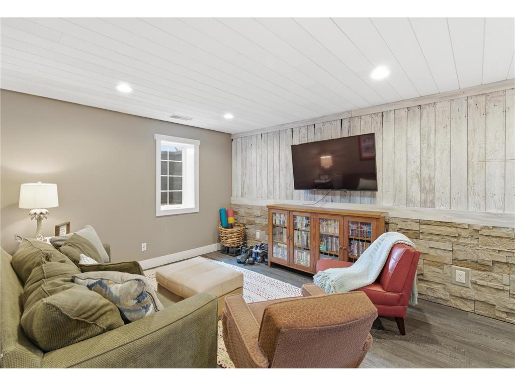 16 Marples Avenue Minnesota Lake MN 56068 7069126 image21