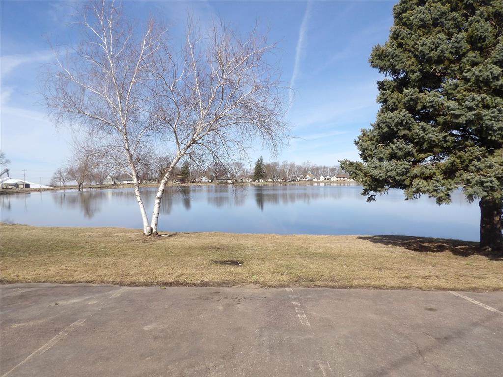 160 1/2 Broadway Street N Alden MN 56009 7042044 image3