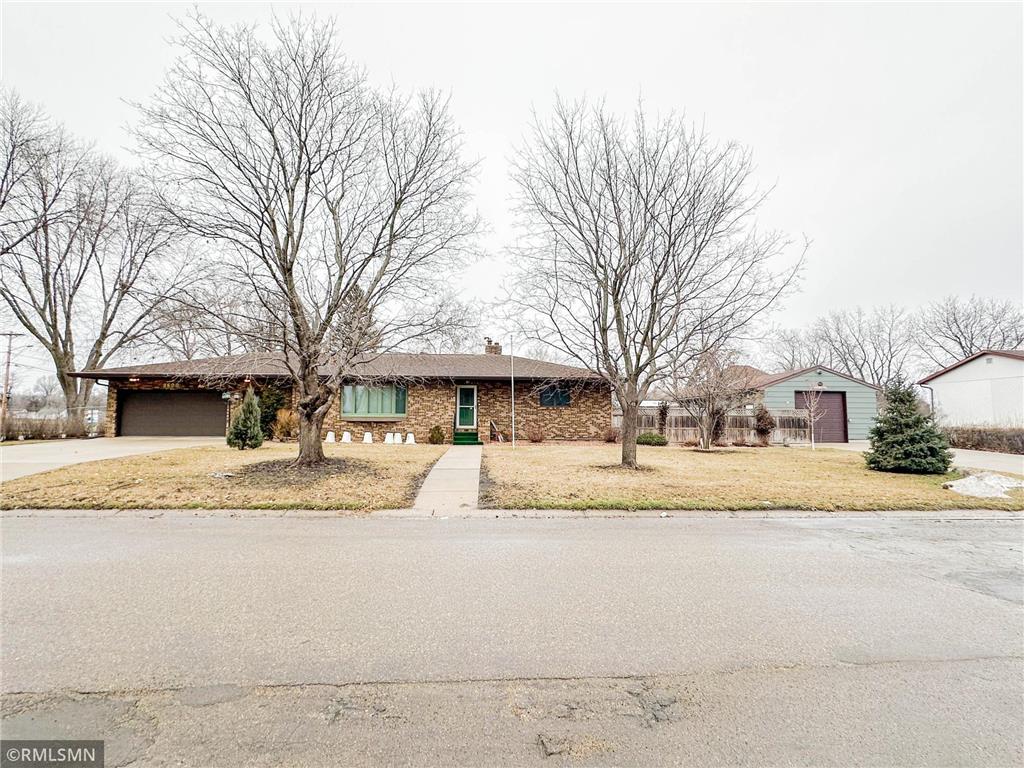 1600 7th Avenue SE Willmar MN 56201 6486769 image1