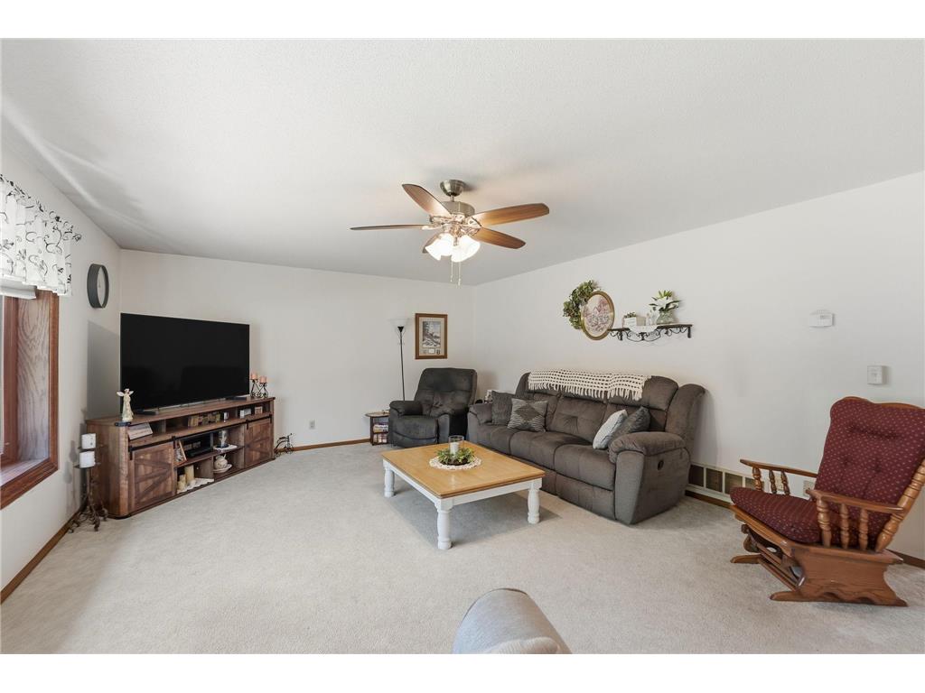 1600 7th Avenue SE Willmar MN 56201 7072084 image10