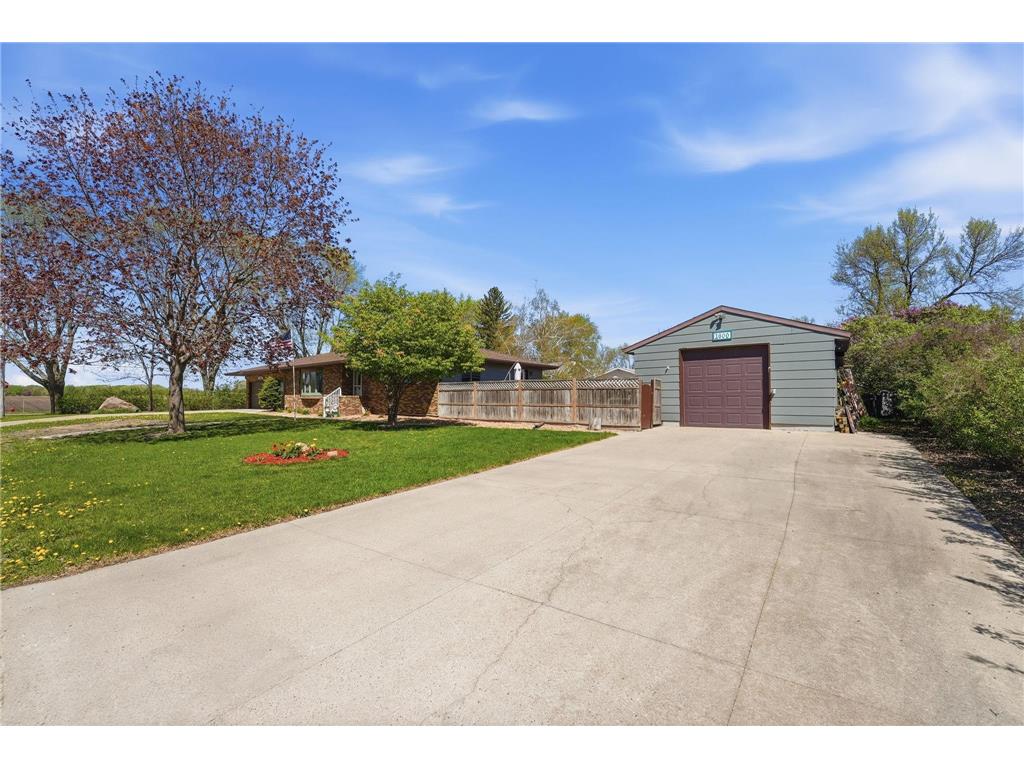 1600 7th Avenue SE Willmar MN 56201 7072084 image2