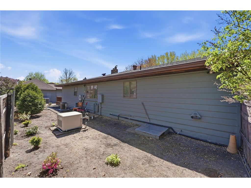 1600 7th Avenue SE Willmar MN 56201 7072084 image36