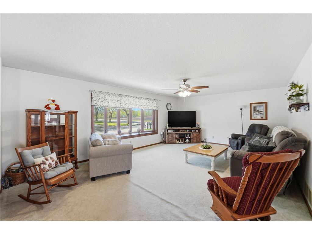 1600 7th Avenue SE Willmar MN 56201 7072084 image8