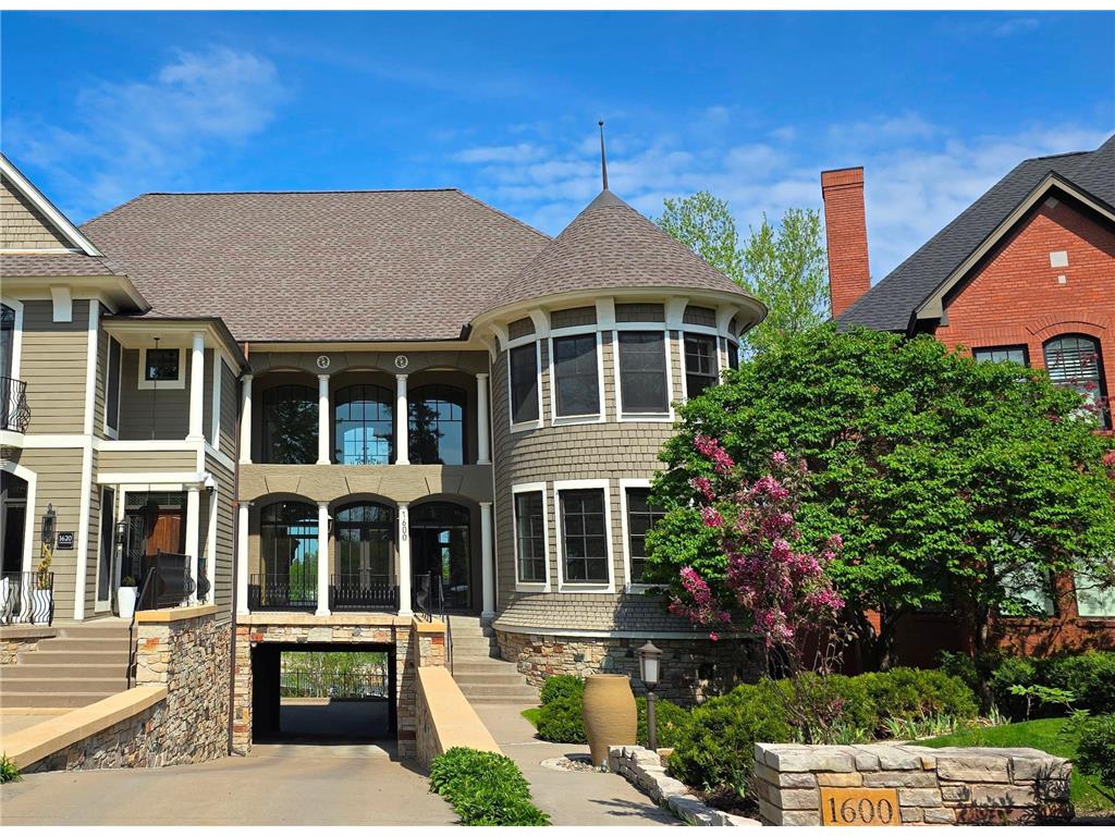 1600 Kenwood Parkway Minneapolis MN 55405 6674652 image4