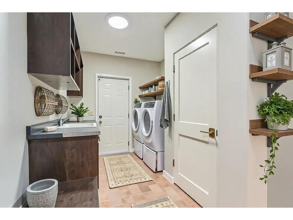 1600 Kenwood Parkway Minneapolis MN 55405 6674652 image46