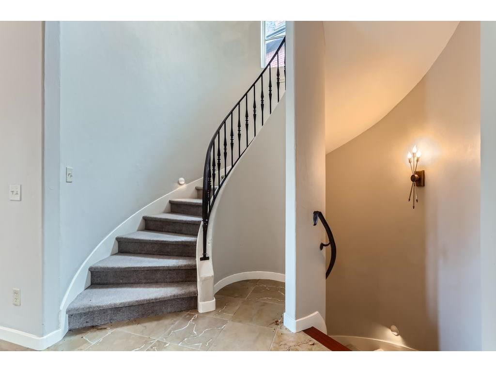 1600 Kenwood Parkway Minneapolis MN 55405 6674652 image5