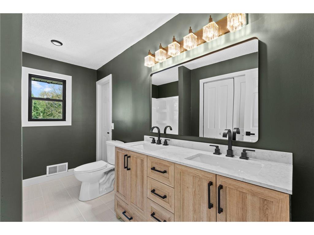 1600 Roosevelt Drive W Northfield MN 55057 7066496 image22