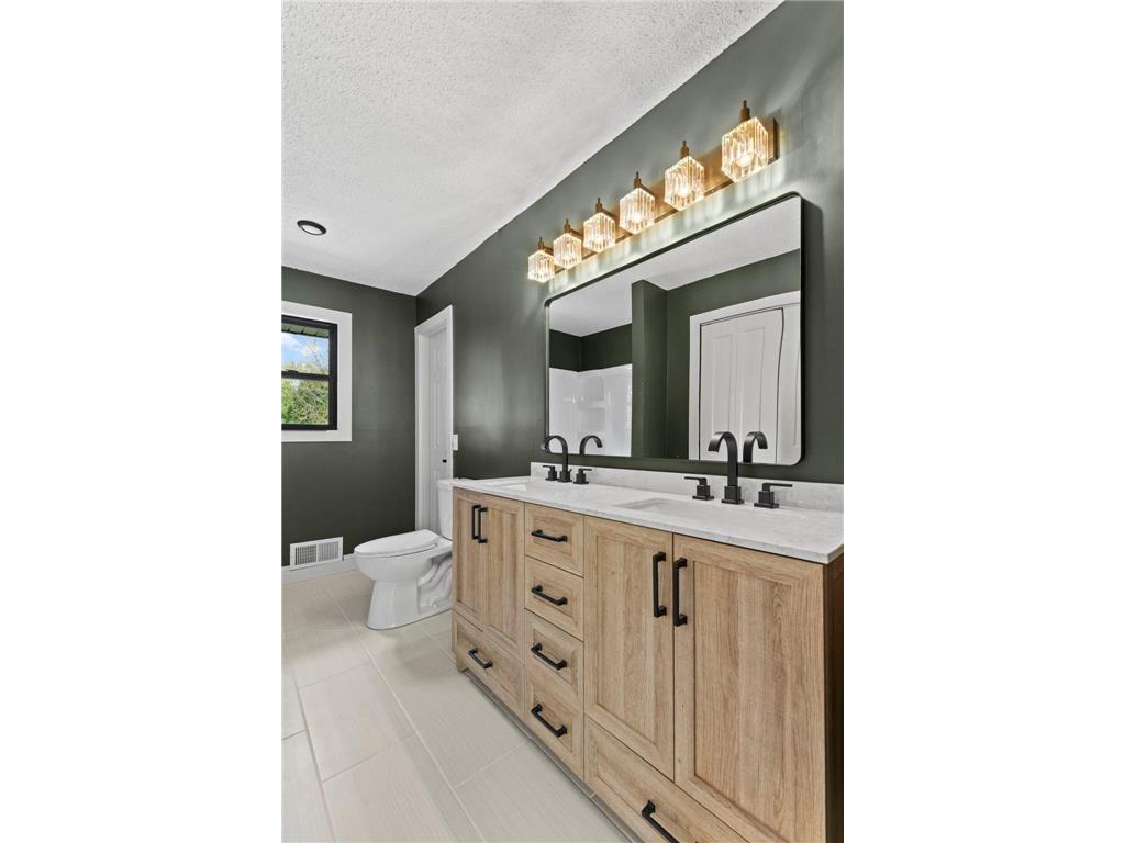1600 Roosevelt Drive W Northfield MN 55057 7066496 image23