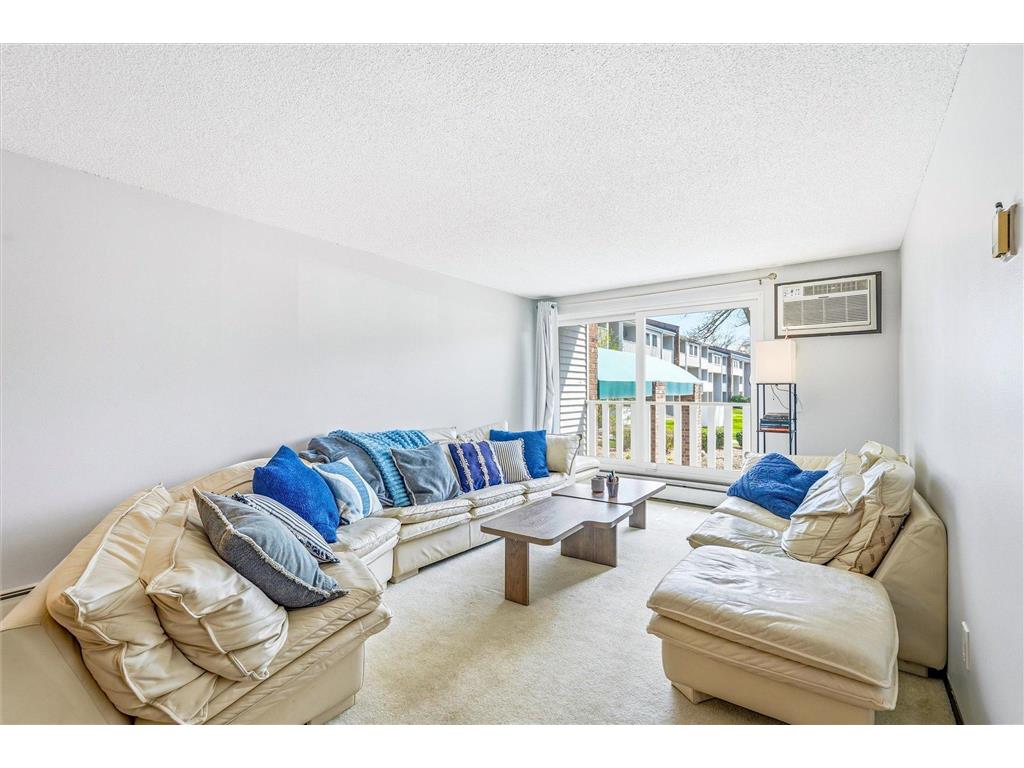 1601 N Innsbruck Drive #102NE Fridley MN 55432 7057711 image1