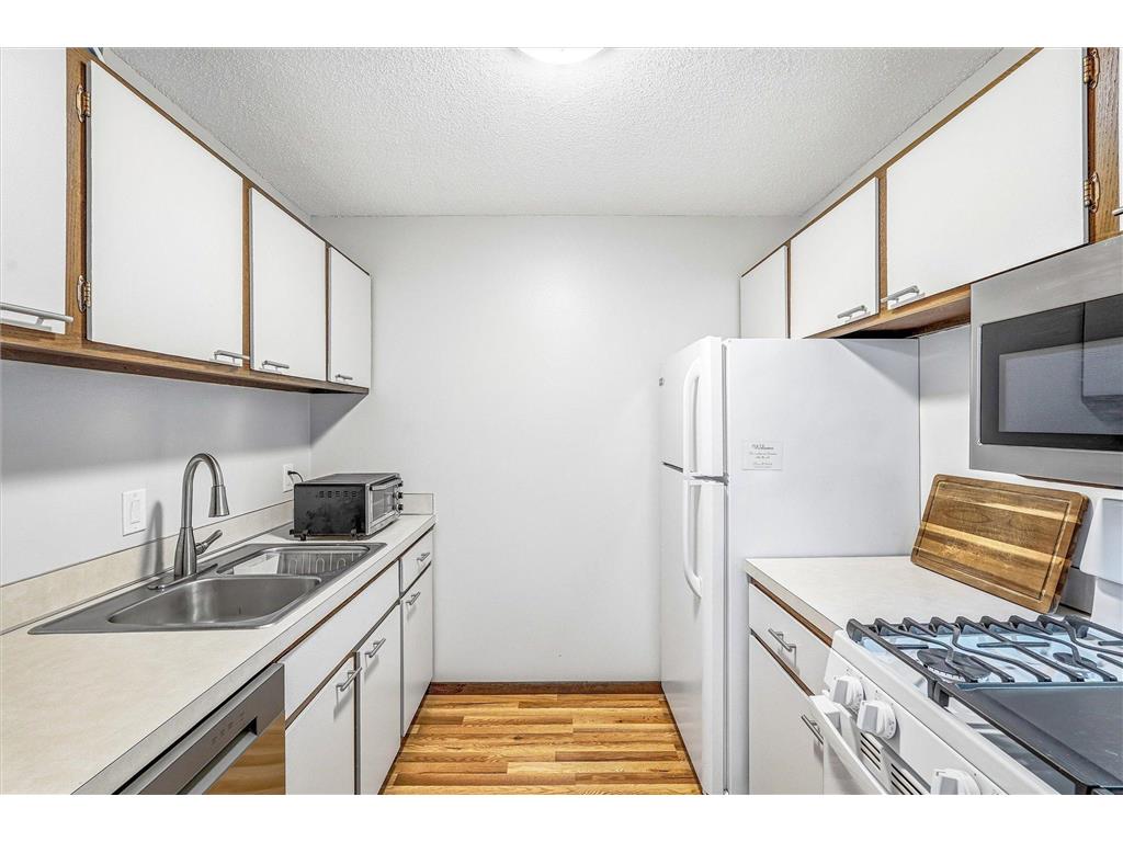 1601 N Innsbruck Drive #102NE Fridley MN 55432 7057711 image16