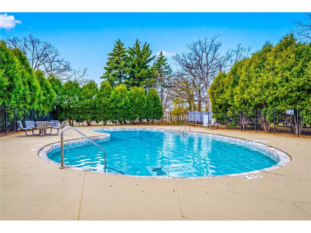 1601 N Innsbruck Drive #102NE Fridley MN 55432 7057711 image5