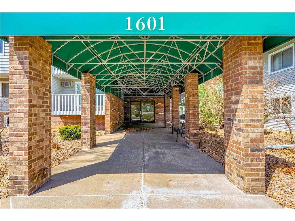 1601 N Innsbruck Drive #102NE Fridley MN 55432 7057711 image7