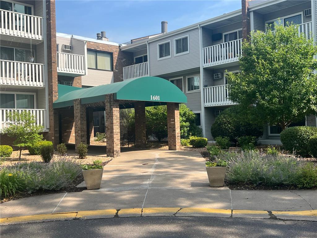 1601 N Innsbruck Drive #215NE Fridley MN 55432 7103454 image1