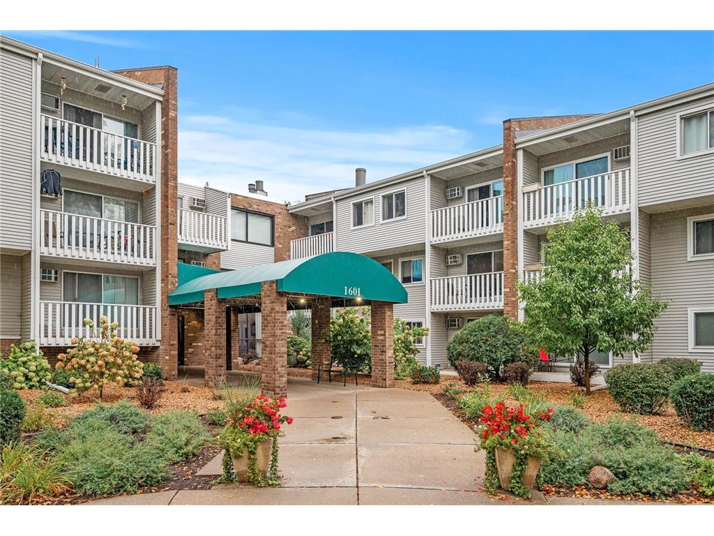 1601 N Innsbruck Drive 245, Fridley, MN, 55432 MLS 6409097 Edina