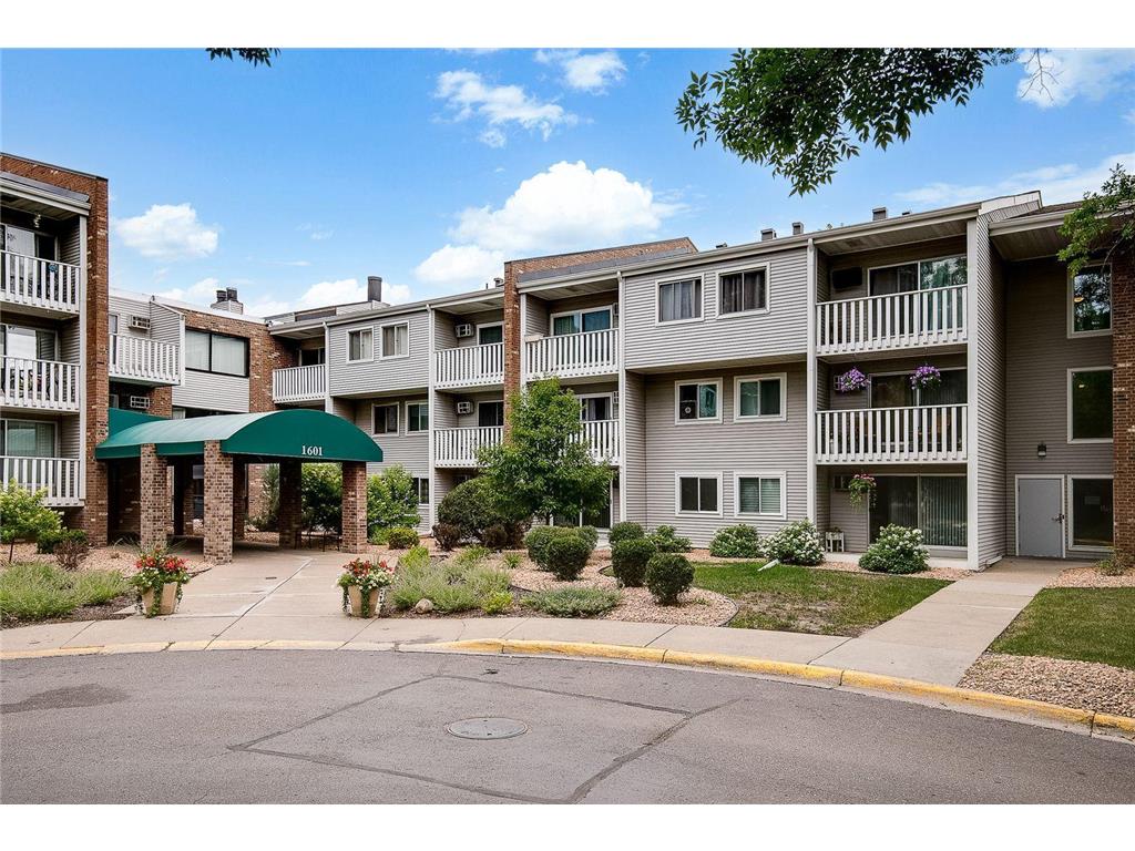 1601 N Innsbruck Drive 257, Fridley, MN 55432 MLS 6406850 Edina Realty