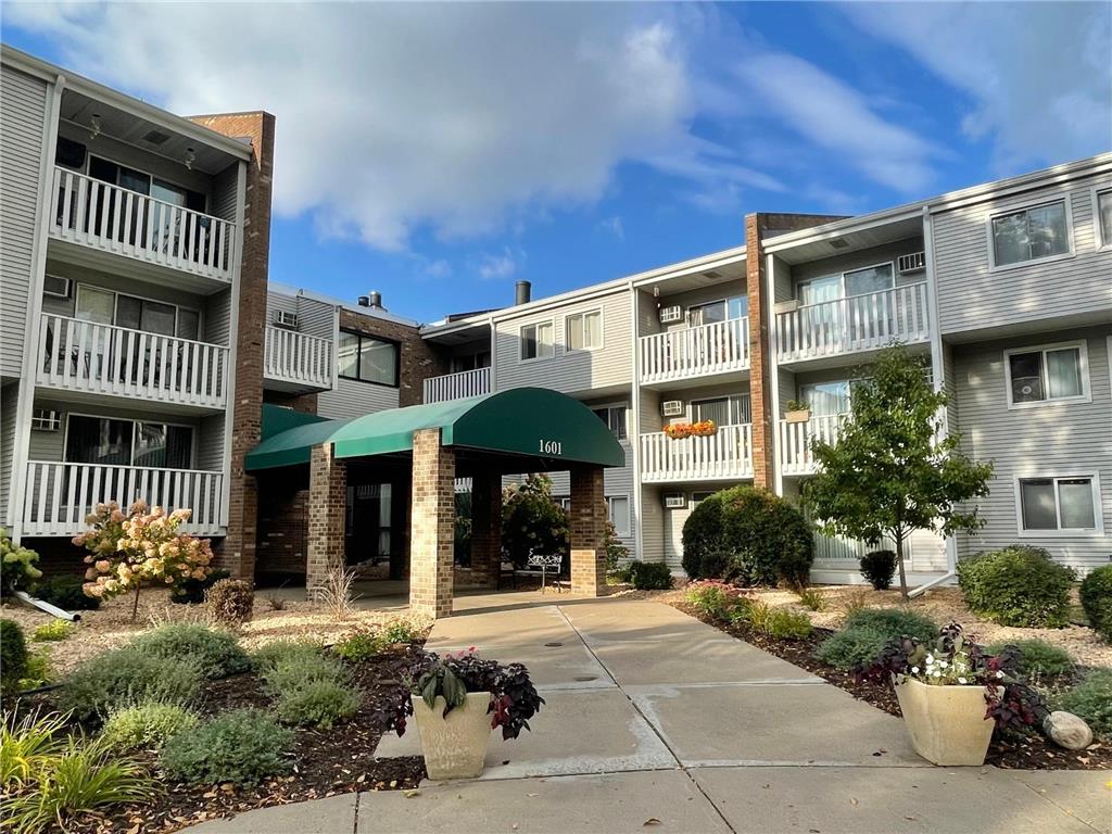 1601 N Innsbruck Drive 301, Fridley, MN, 55432 MLS 6268354 Edina