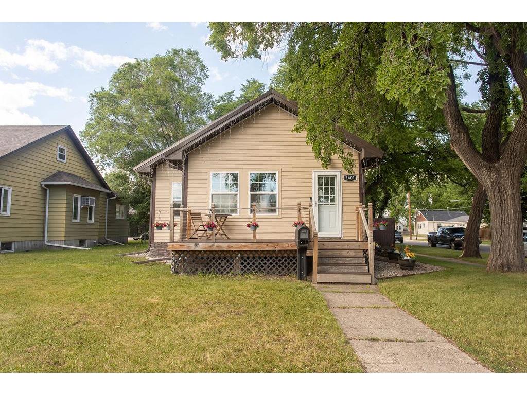 1601 S 3rd Avenue S Fargo ND 58103 7097339 image1