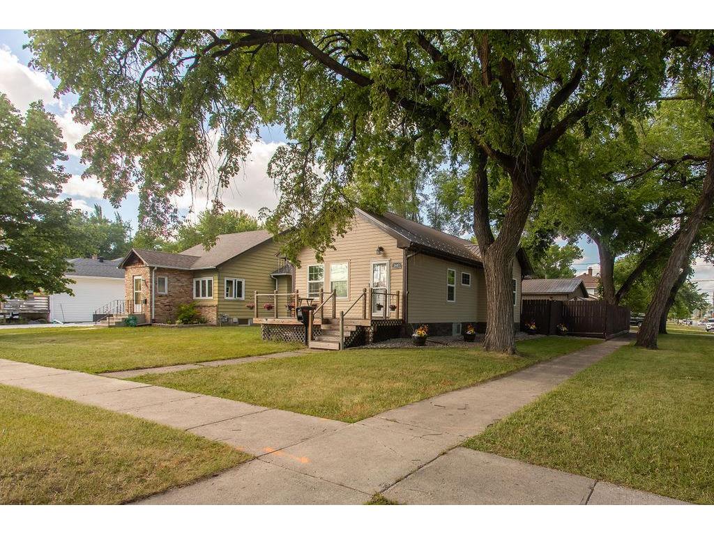 1601 S 3rd Avenue S Fargo ND 58103 7097339 image2