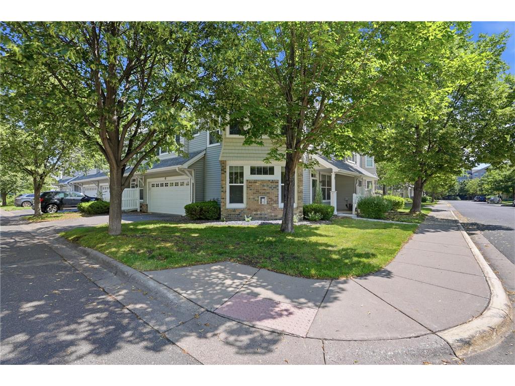 1601 Woodlynn Avenue #4 Maplewood MN 55109 7107388 image1