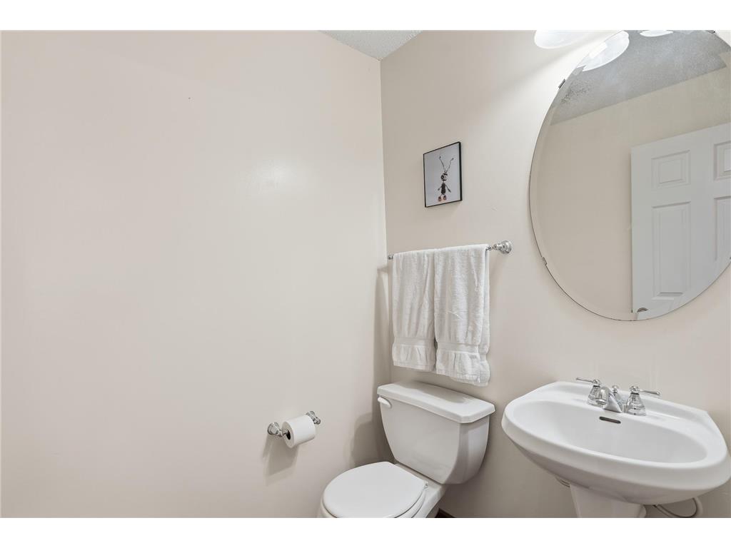 1601 Woodlynn Avenue #4 Maplewood MN 55109 7107388 image17