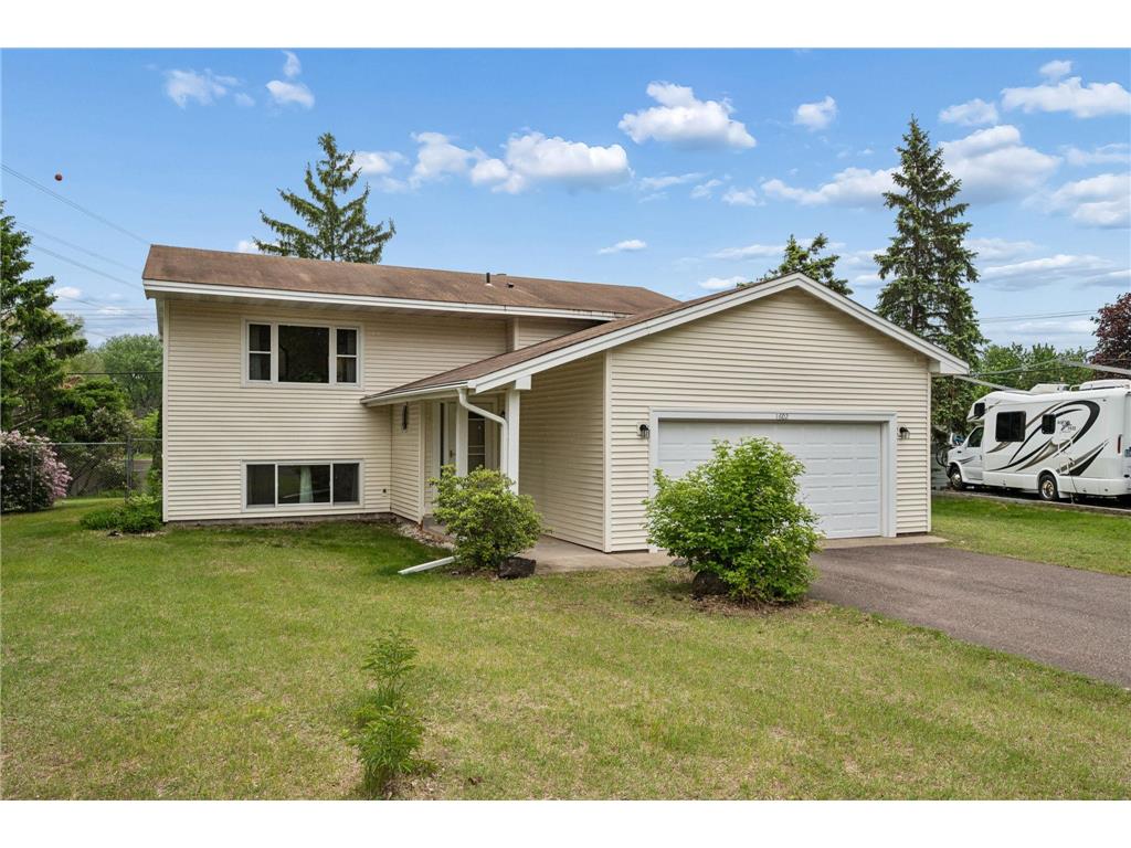 1602 Daisy Court New Brighton MN 55112 - Long Lake 7078548 image1